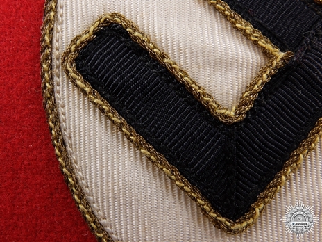 NSDAP Leiter einer Hauptstelle Type II Kreis Level Armband Detail