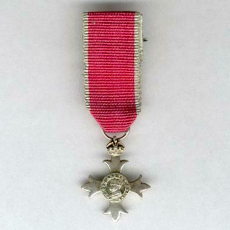 Miniature+member+%28for+men%2c+civil+division%29+obverse2