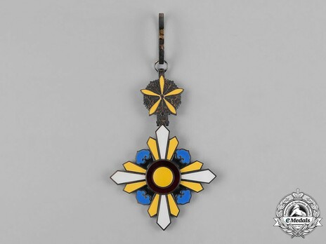 Order of the Auspicious Clouds, II Class Grand Officer Obverse