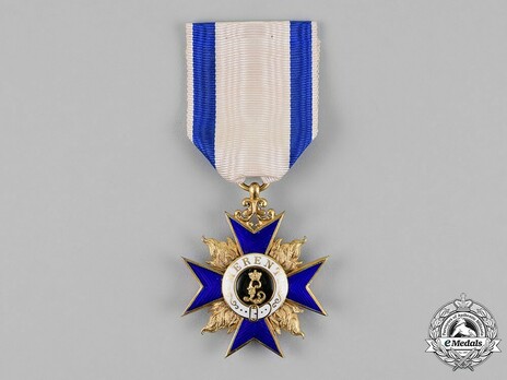Order of Military Merit, Civil Division, III Class Cross (in silver gilt) Obverse