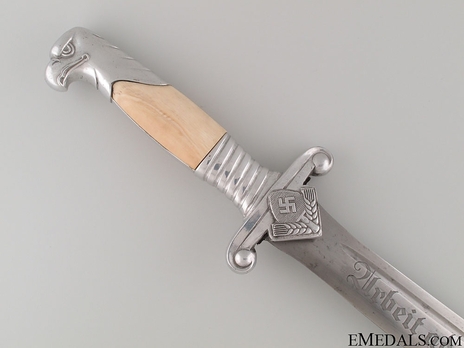 RAD Hewer M37 by E. & F. Hörster Obverse Grip