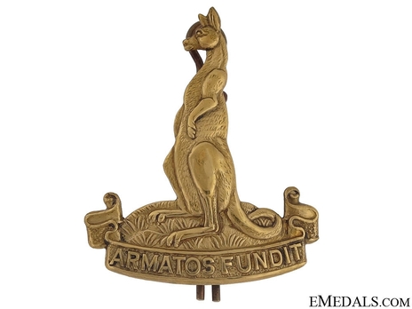 1st Canadian Armoured Carrier Regiment Cap Badge Obverse