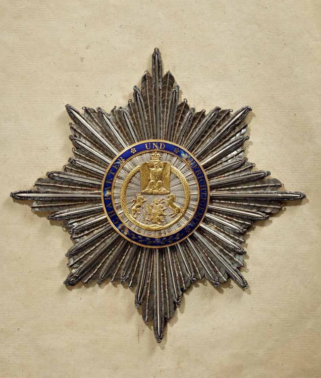 Order+of+the+crown+of+westphalia%2c+grand+commander+breast+star%2c+embroidered%2c+obv+