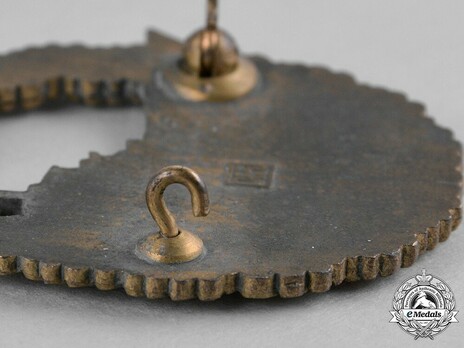 Destroyer War Badge, by J. Feix Detail