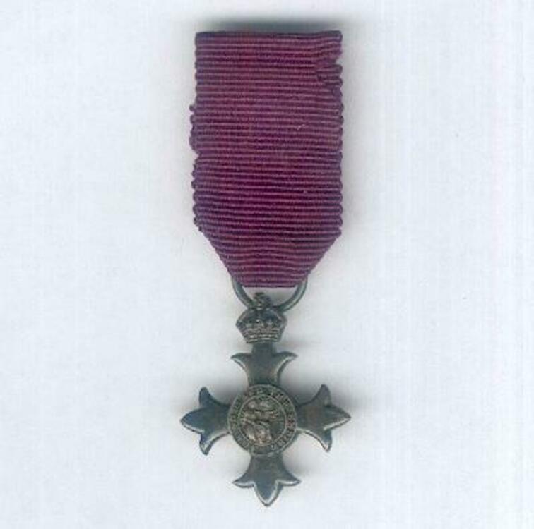 Miniature+member+%28for+men%2c+civil+division%29+obverse