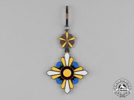 Order of the Auspicious Clouds, III Class Commander Obverse