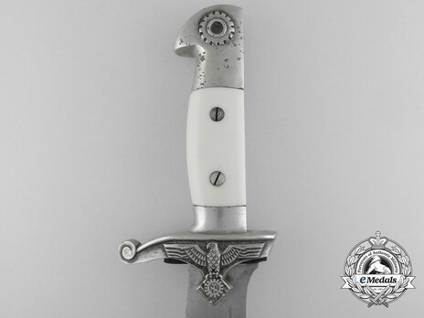 TeNo Enlisted Ranks Hewer Grip Detail