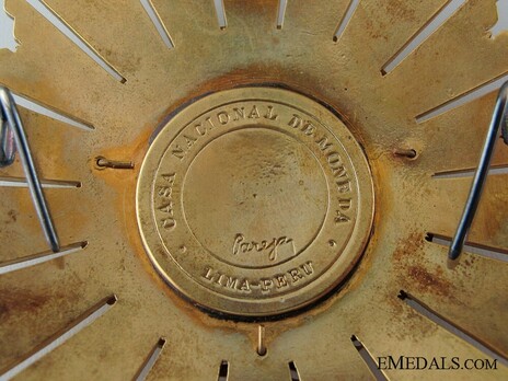 Grand Cross Breast Star (by Casa Nacional de la Modena) Reverse
