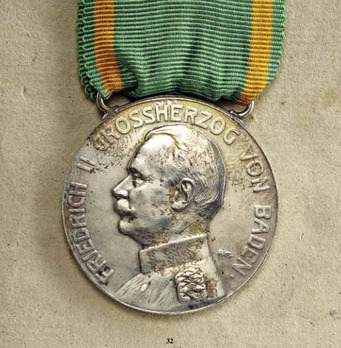 Medal for Art and Science in Silver, Type III Obverse