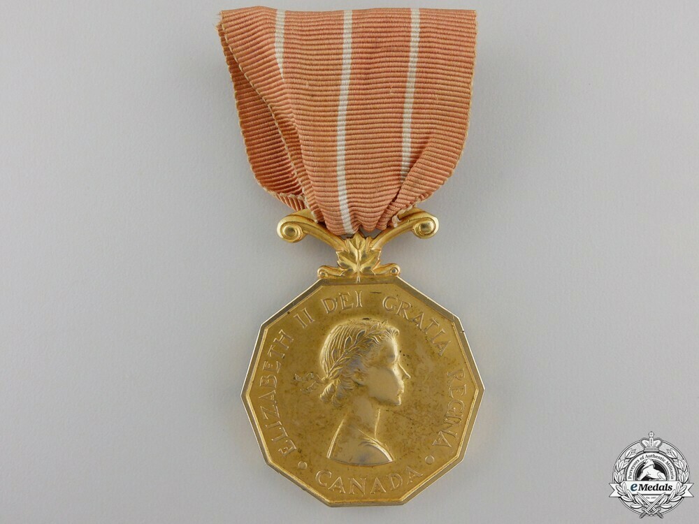 A canadian force 55687b9a044dc
