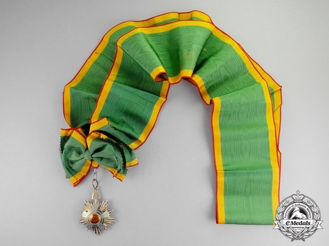 Grand Cordon (with Lily suspension, 1953-1972) Obverse