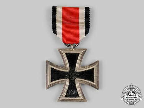Iron Cross II Class, by F. Zimmermann, #6, L24 (Type 1 frame, "6") Obverse