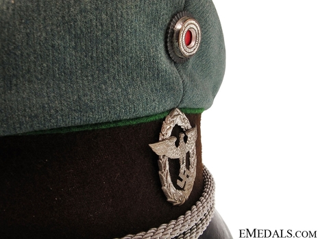 German National Police Officer's Visor Cap Insignia Detail