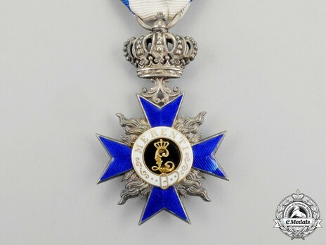 Order of Military Merit, IV Class Cross (with crown) Obverse