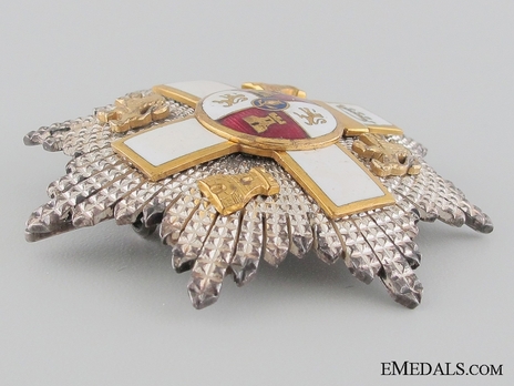 2nd Class Breast Star (white distinction) (with coat of arms of Castile and Leon, and Imperial Crown) (Silver and Silver gilt) Obverse