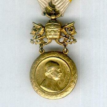 Miniature Bene Merenti (Type VII) Gold Medal Obverse
